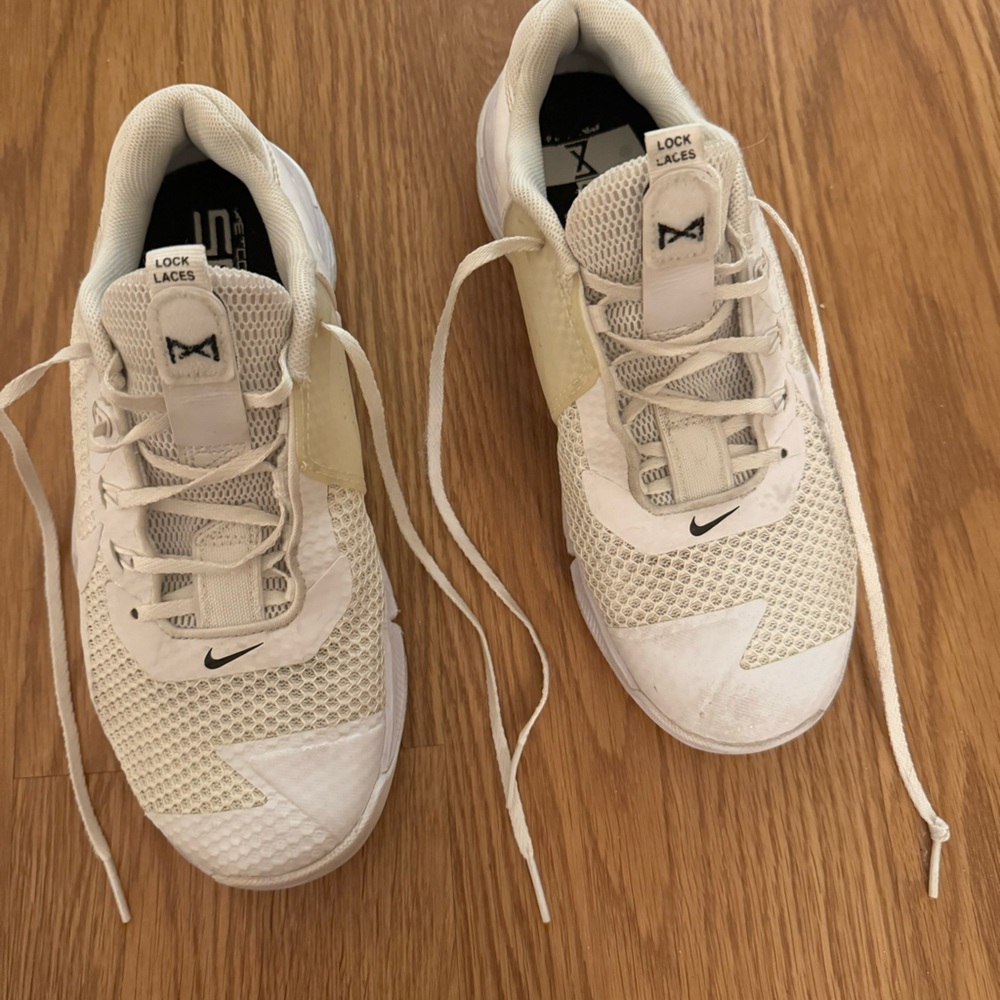 Well loved Nike Metcon! They are great for weight training.